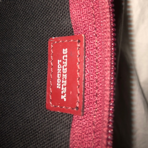 Authentic Burberry Wristlet - Picture 3 of 14